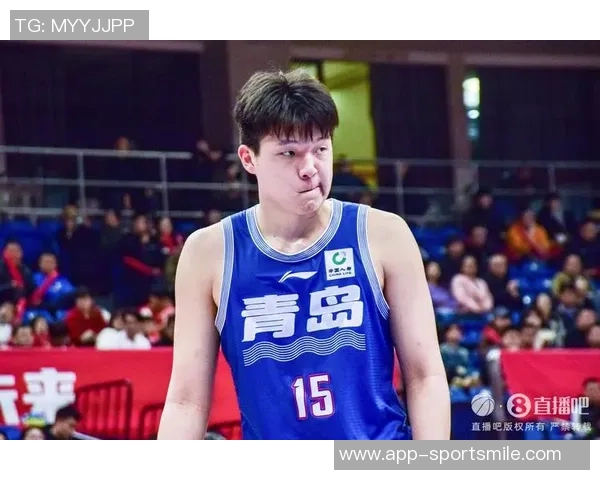 青岛队观察：杨瀚森展现山东大汉的坚韧与好胜精神