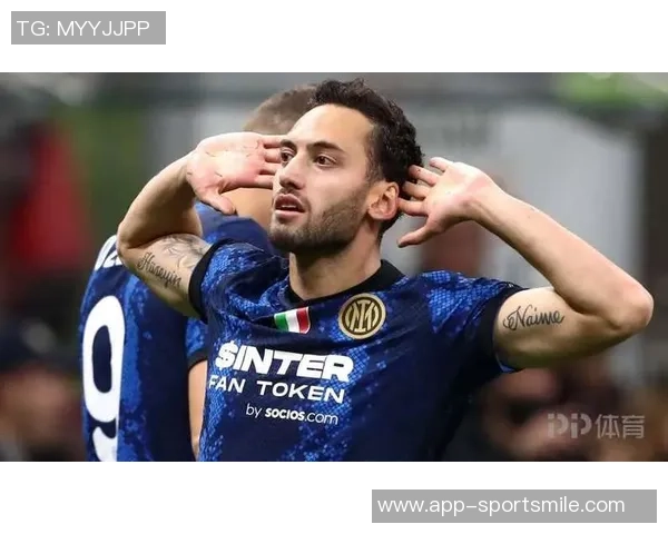 国米官方宣布恰尔汗奥卢左小腿肌肉拉伤将进行伤情评估